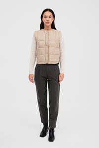 Image 2 of Chaleco Croce Beige