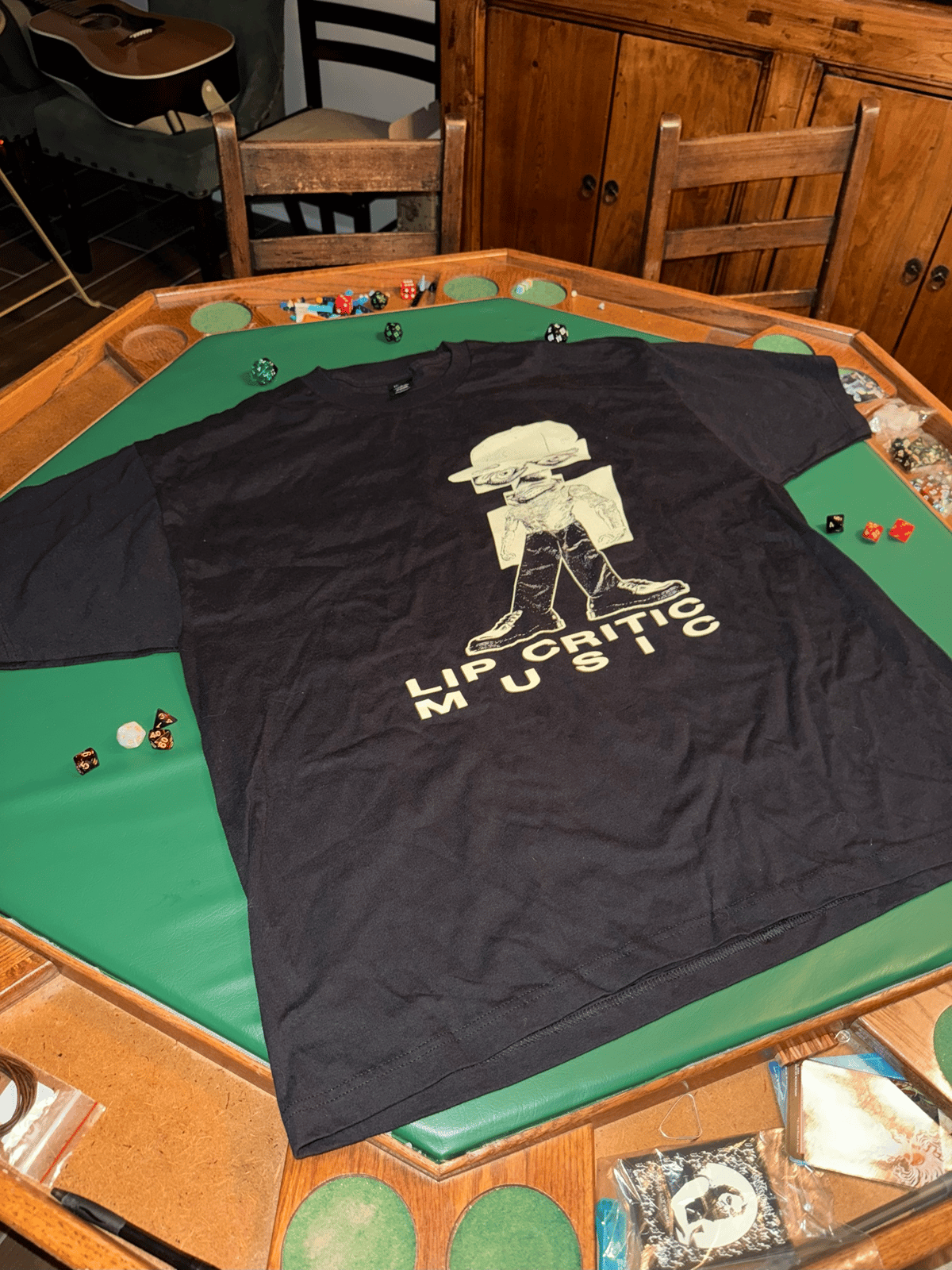 LIP CRITIC MUSIC (2XL ONLY)