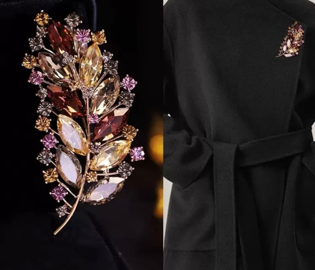 Image of White & Green Crystal Leaf Brooch πβ¨