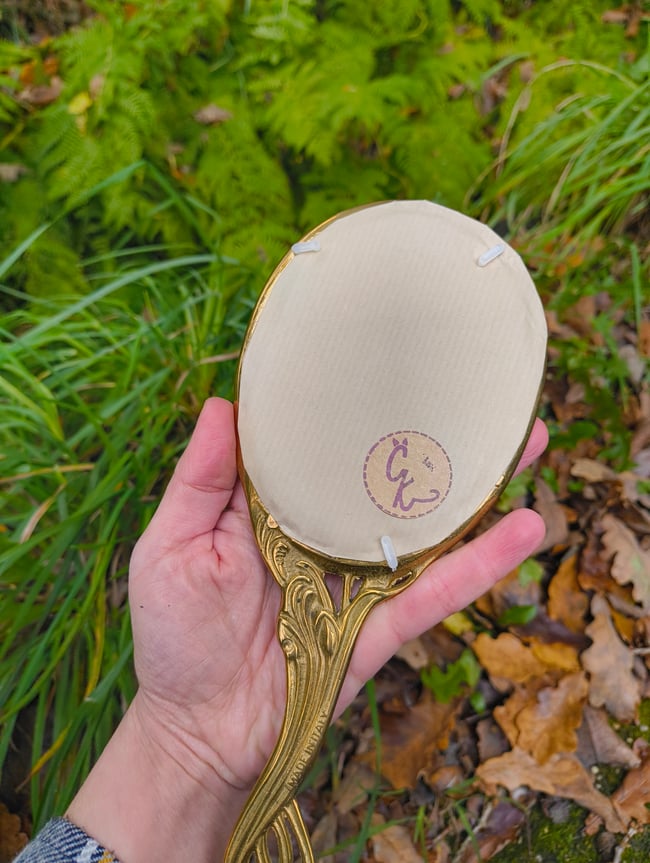 Miroir Over the Cat Wall