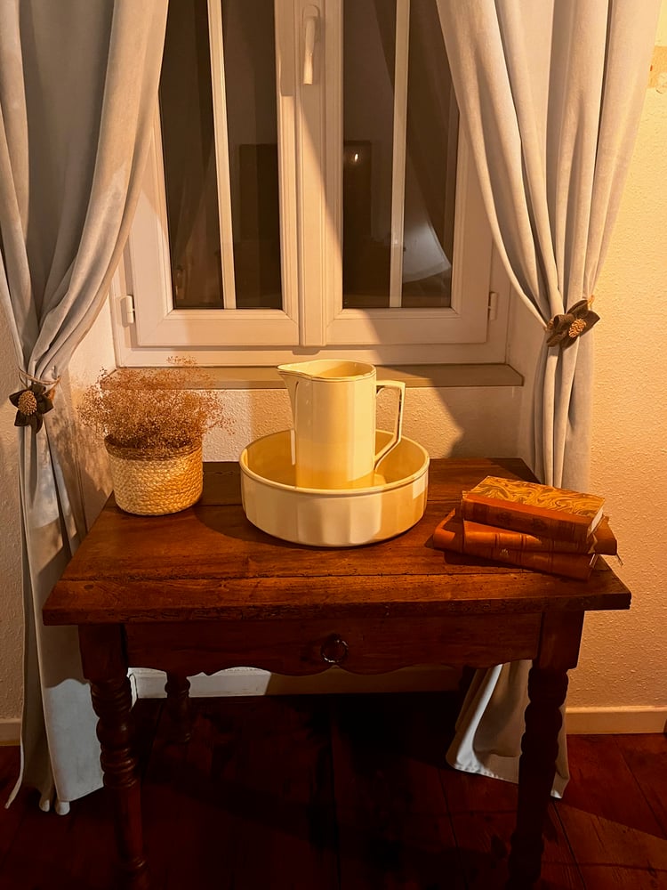 Image of Ancien serviteur de toilette Moulin des Loups 