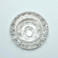 Image 7 of Bougeoirs vintage en verre cristallin moulé transparent  - Années  1940 