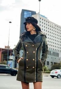 Image 2 of ABRIGO OLIVO CAMALEÓNICA 