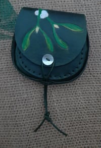 Tiny gathering purse - green with mistletoe 