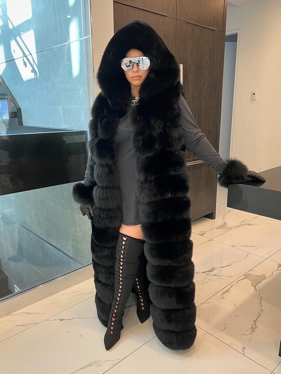 OVERSIZED FUR VEST / istylebysonia