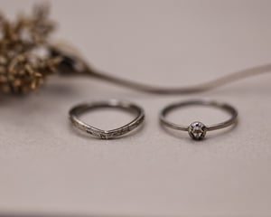 Image of 18ct White Gold 1.5mm Willow Leaf engraved wishbone ring 