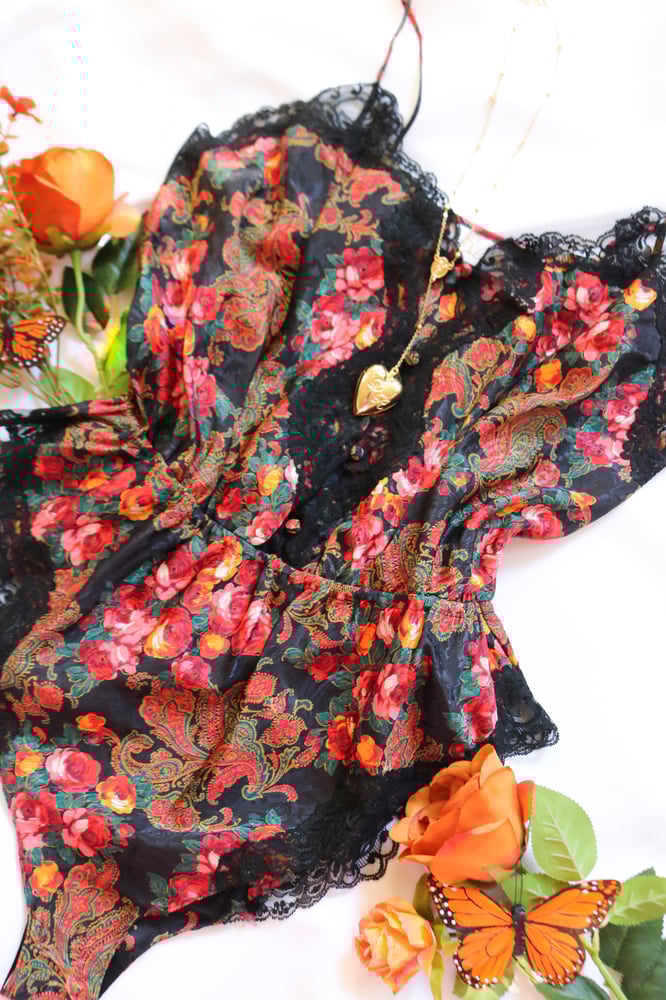 Image of Vintage 80s Delicates Red Rose and Paisley Brocade Onesie (Large)