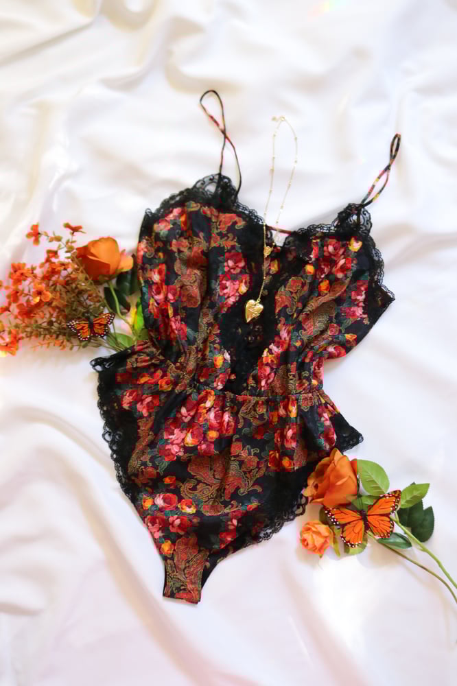 Image of Vintage 80s Delicates Red Rose and Paisley Brocade Onesie (Large)