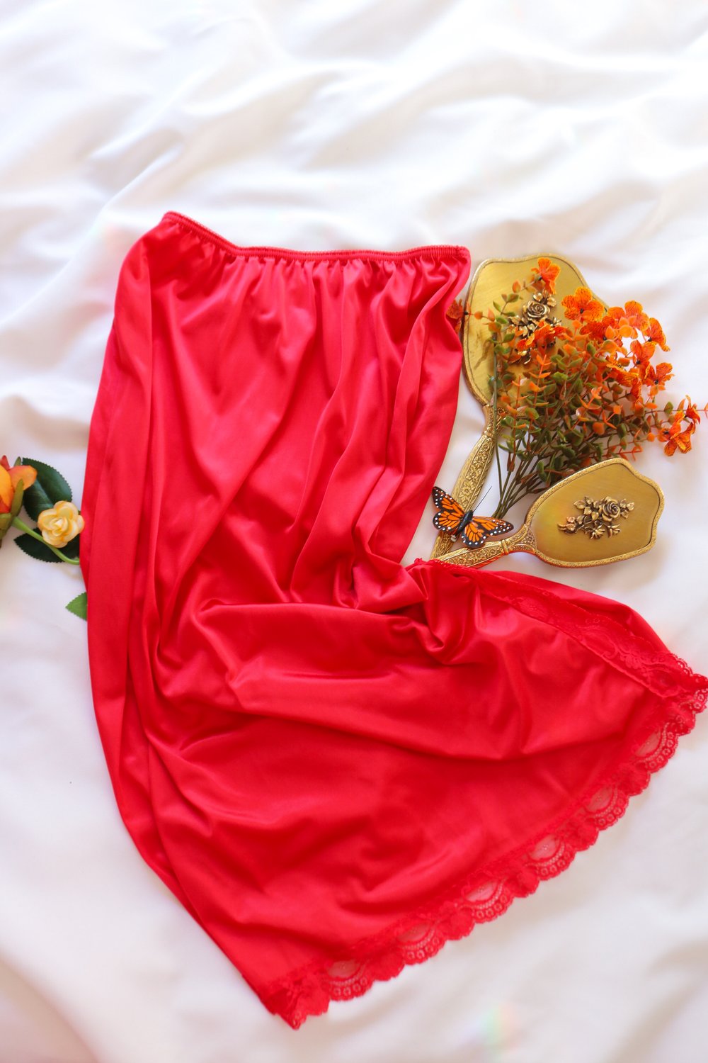 Vintage 1970s Ashley Taylor Lipstick Red Half Slip (Large)