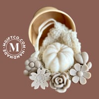 White Pumpkin & Flower Soap Set
