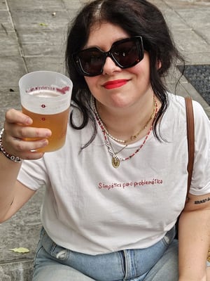 Camiseta Simpática pero problemática