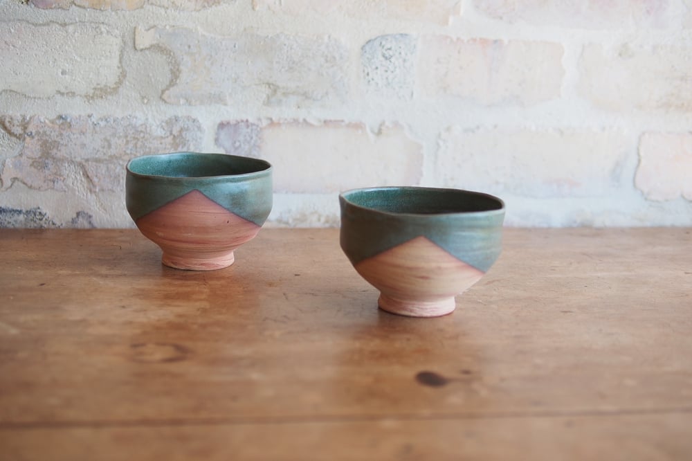 Image of Large tea bowl - Pōuriuri