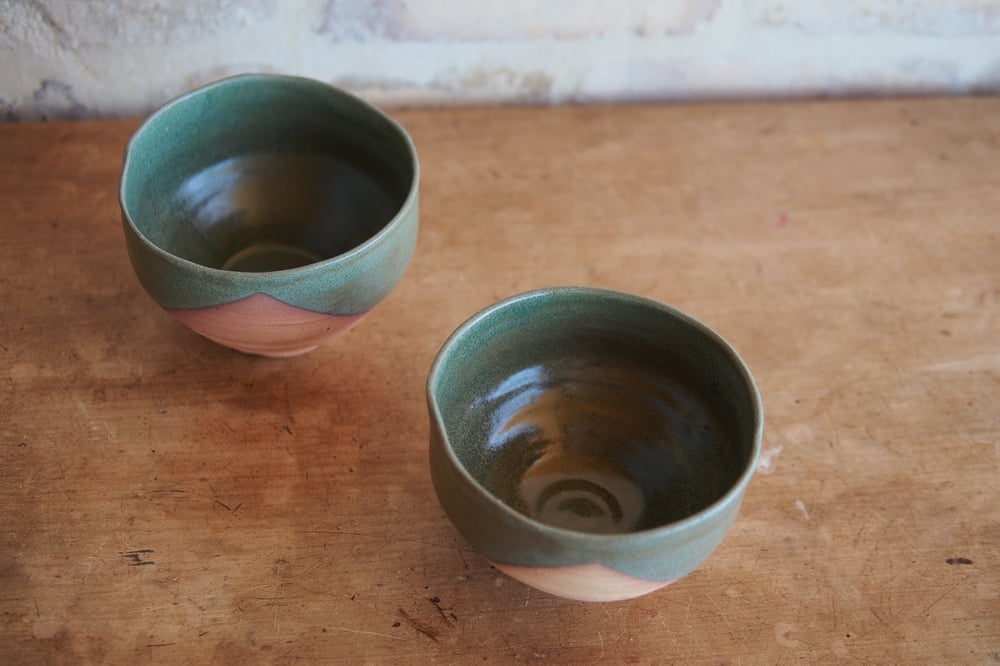 Image of Large tea bowl - Pōuriuri