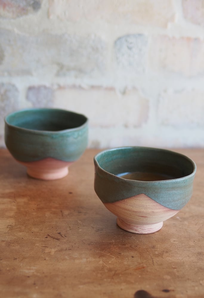 Image of Large tea bowl - Pōuriuri