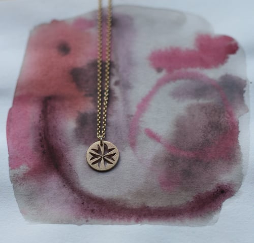 Image of Ray necklace 9ct Gold