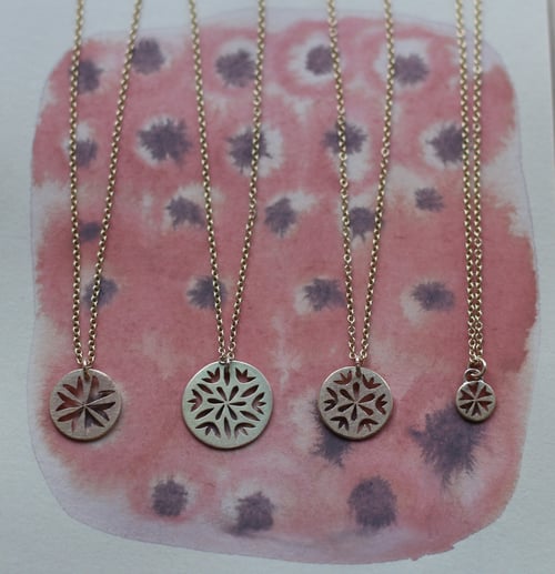 Image of Ray necklace 9ct Gold