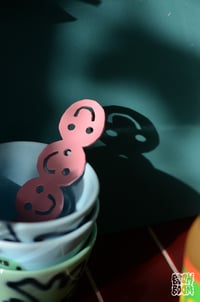 Image 2 of Décapsuleur smiley rose