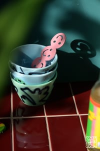 Image 4 of Décapsuleur smiley rose