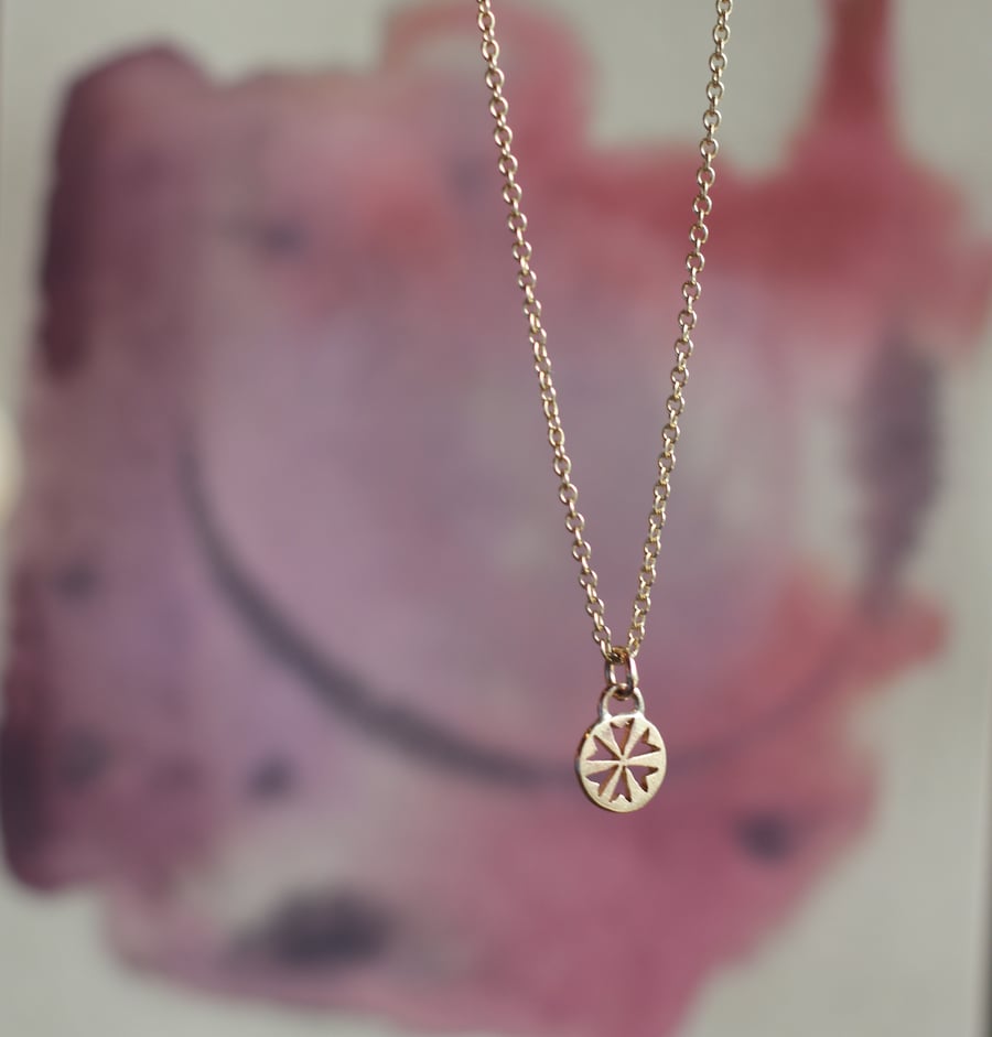 Image of Tiny Ray necklace 9ct Gold