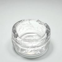 Image 8 of Cendrier en cristal gravé de Saint-Louis  - Édition du 225ᵉ anniversaire - 1992 - France