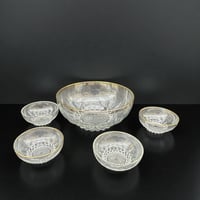 Image 3 of Service à salade de fruits en verre moulé  et dorure à décor de boules — années 50