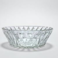 Image 3 of Coupelle - ramequin vintage en verre pressé motif géométrique - Années 1970