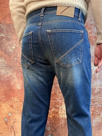 Image 2 of Pantalone Denim 5 Tasche Comfort Lavaggio Medio Chiaro