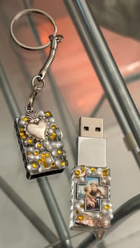 Image 3 of BESPOKE FLASH DRIVE