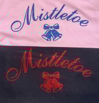 Mistletoe 🩷 Tee 💙🔔