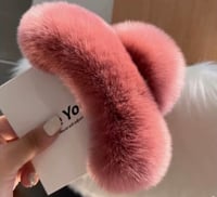 Plush Bestie Claw Clip BLUSH