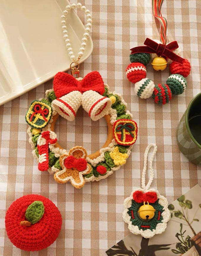 Image of 🎁 Christmas Limited · Handmade Knitted Wreath