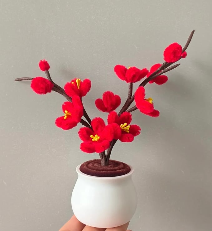 Image of Handmade Pipe Cleaner Flower Pot Collection