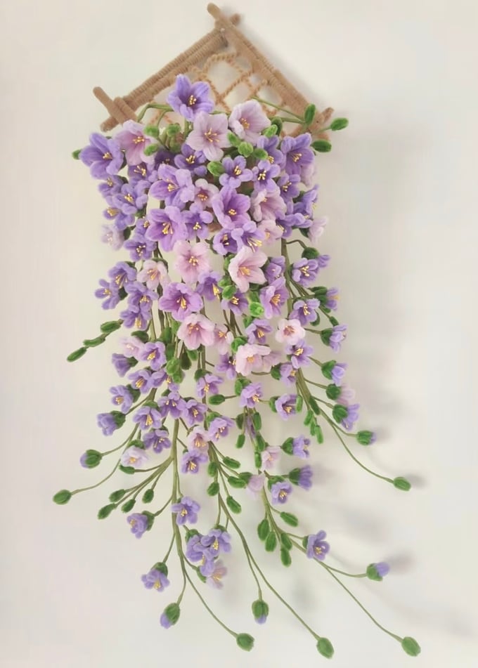 Image of Pipe Cleaner Floral Creations