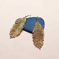 Image 1 of Boucles d'oreilles dorées Plume