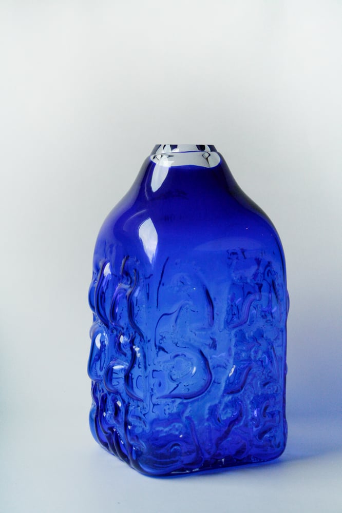 Image of AADÄÄRE VASE / Sculpture