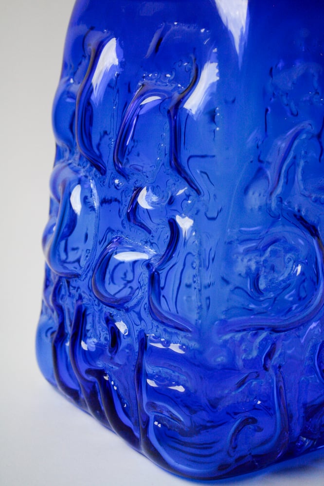 Image of AADÄÄRE VASE / Sculpture