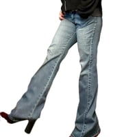 Image 2 of Women's Y2K Vintage Low Rise Roxy Jeans , boot cut med wash bohemian chic SZ 10 light weight denim 