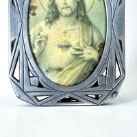 Image 5 of Cadre Art déco religieux ancien en étain - Sacré-Cœur de Jésus - cadre vintage 1930