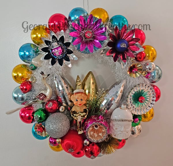 Image of  Vintage Christmas Ornament Wreath 2505 - 14" diameter