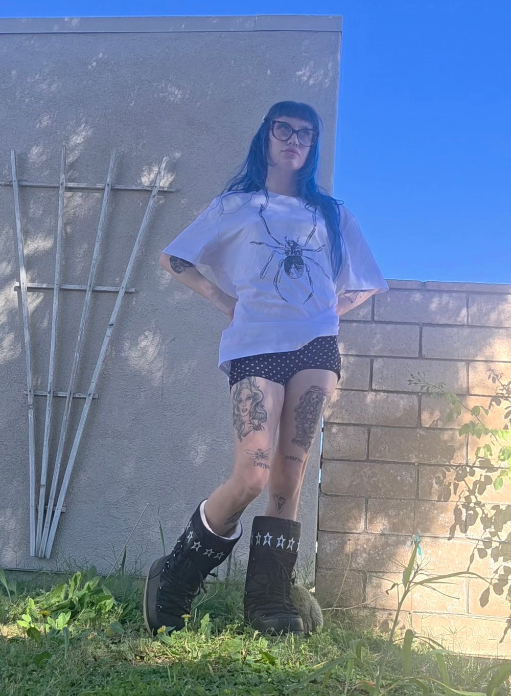 Black Widow Spider - Unisex organic cotton t-shirt