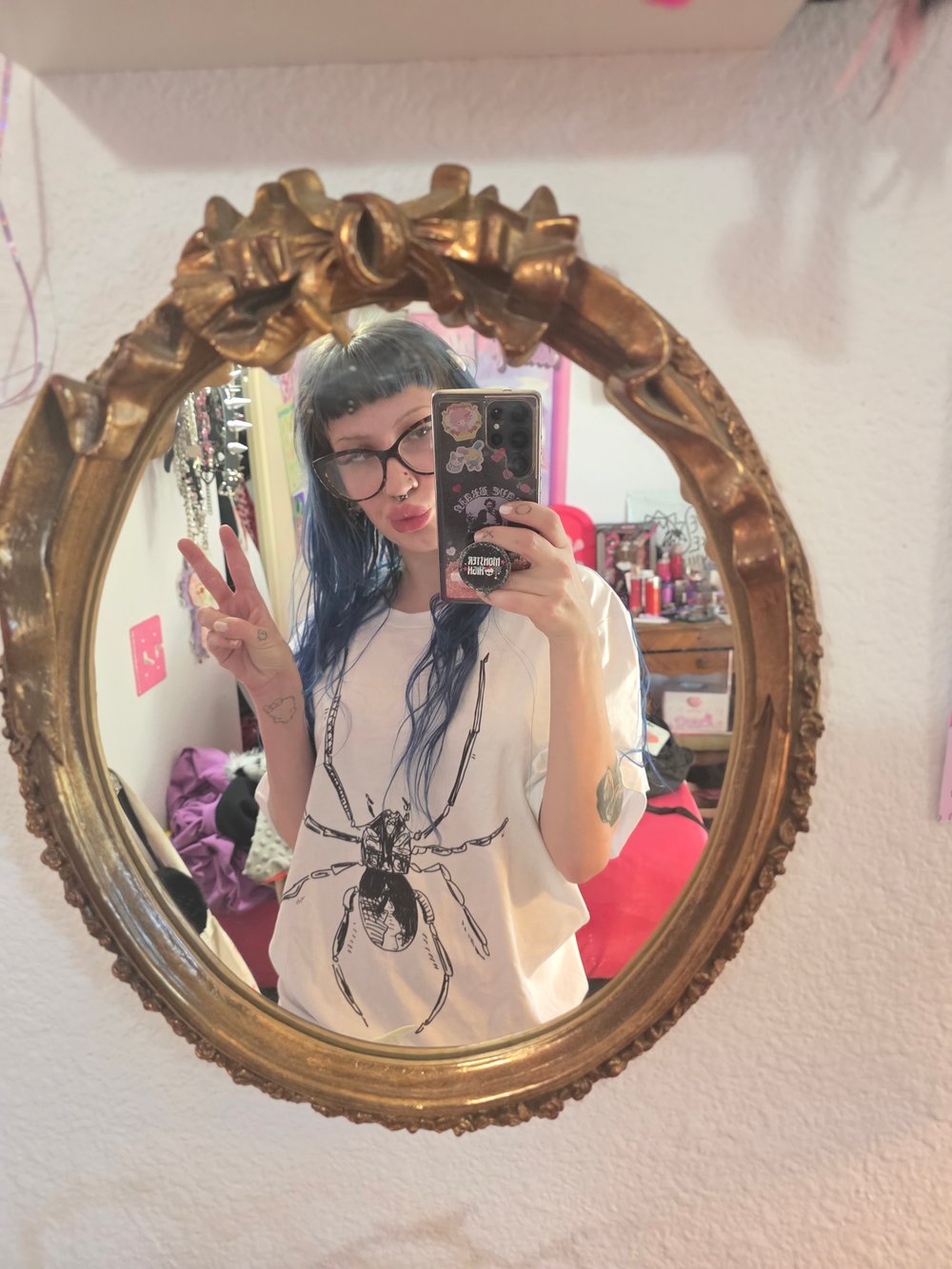 Black Widow Spider - Unisex organic cotton t-shirt