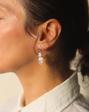 Image of *SAMPLE SALE - was £195* Oak and Laurel Leaf hook earrings