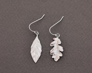 Image of *SAMPLE SALE - was £195* Oak and Laurel Leaf hook earrings