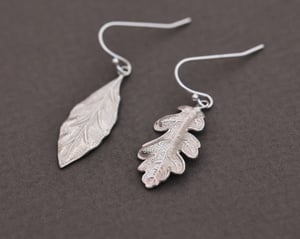 Image of *SAMPLE SALE - was £195* Oak and Laurel Leaf hook earrings