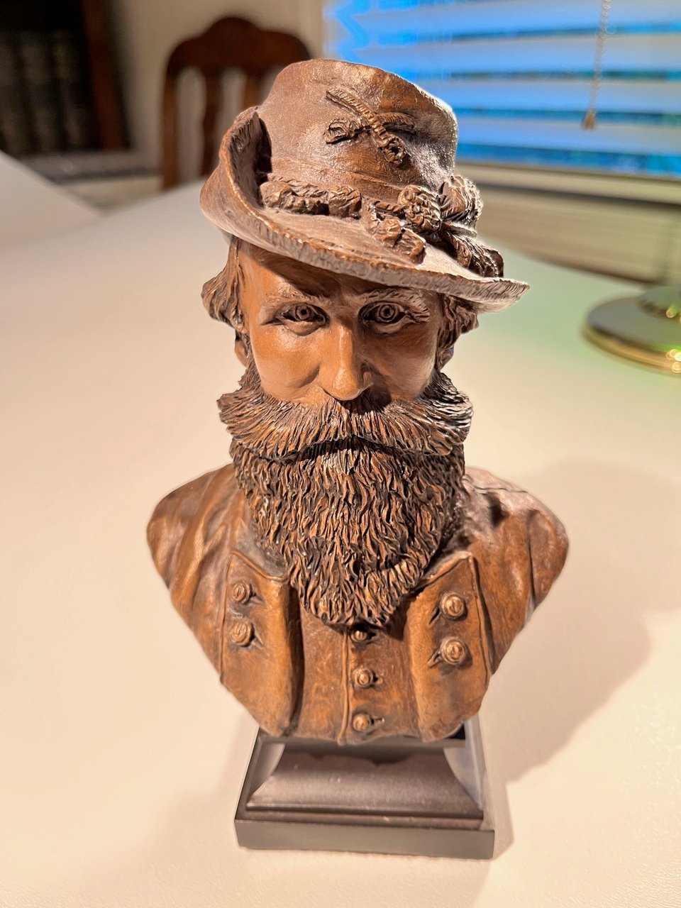 #124-CIVIL WAR SALE: AMAZING DETAILED BUST OF GENERAL J.E.B. STUART