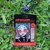 Image 1 of Llavero Gafete de La secretaria del inframundo