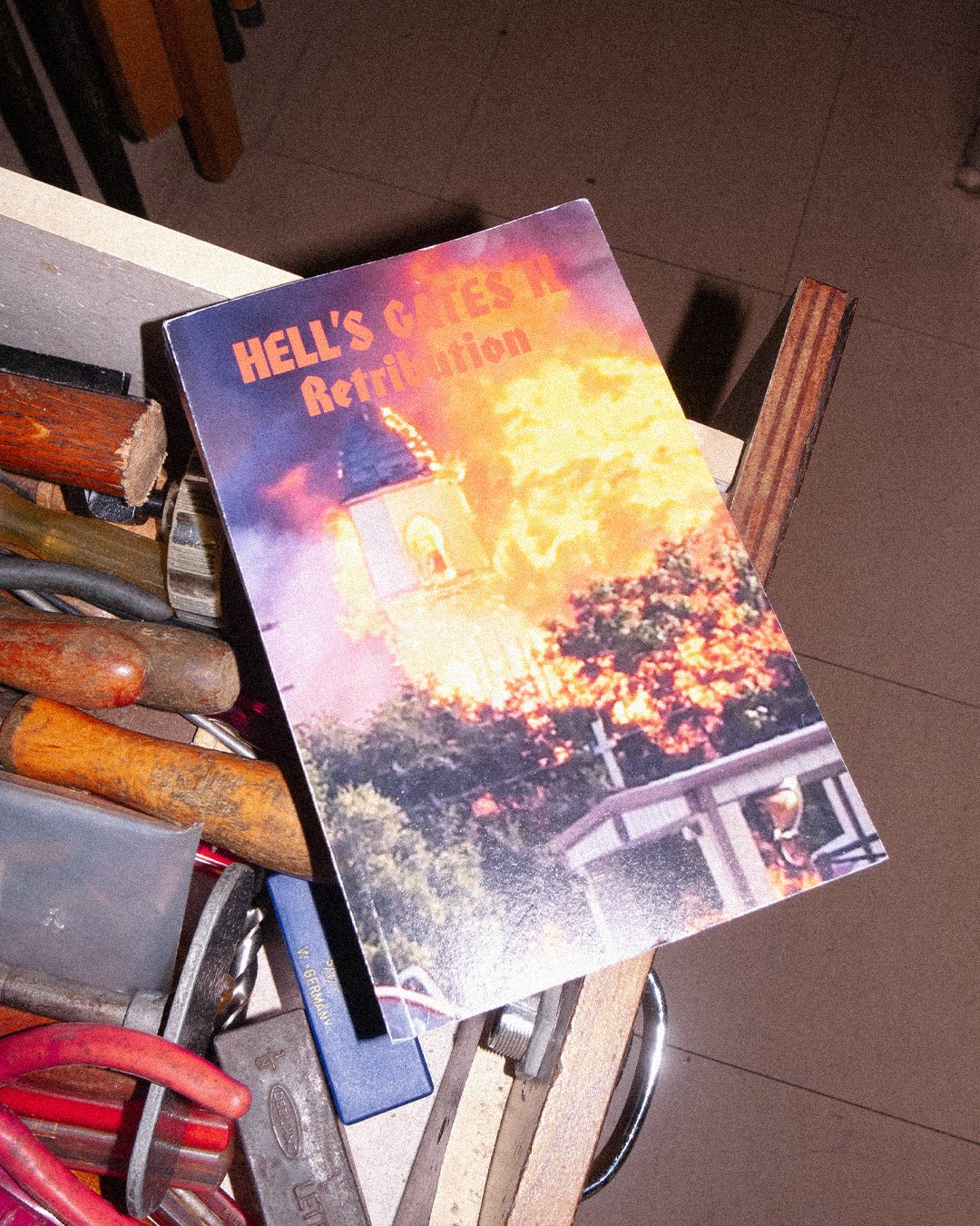 Tim Coghlan　Hell's Gates Amazon.com: Tim Coghlan - Hell's Gates: 9780995358683: Rule, Dan