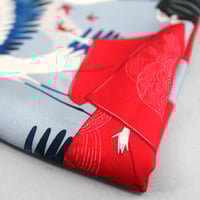 Image 4 of PAÑUELO ILUSTRADO SADAKO Y LAS MIL GRULLAS