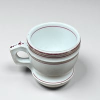 Image 3 of Tasse à café brûlot ancienne en céramique blanche et liserés rouges dorés - Fin XIXe