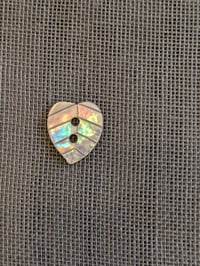 Image 2 of Petits boutons de nacre